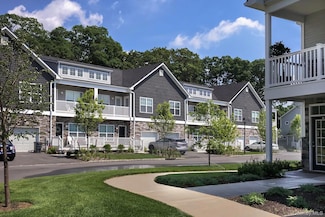 495 Middle Country Rd Unit 102, Selden, NY 11784