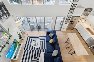 900 4th St Unit 3, Miami Beach, FL 33139