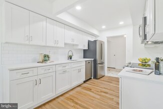 10300 Bushman Dr Unit 109, Oakton, VA 22124