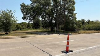 4560 N University Hills Blvd, Lancaster, TX 75134