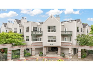 1710 S Harbor Way Unit 201, Portland, OR 97201