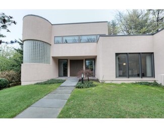 13 Meadowbrook Rd, Worcester, MA 01609