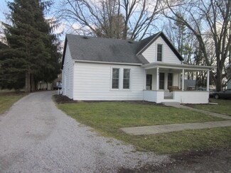 307 S Maple St, Pierceton, IN 46562