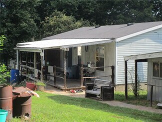 607 Elm St, Tarkio, MO 64491