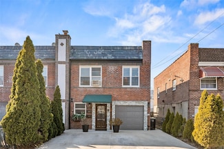 90-15 70th Dr, Flushing, NY 11375