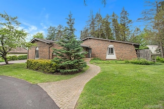 7831 Caberfae Trail, Clarkston, MI 48348