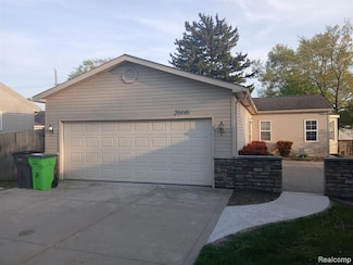 20446 Williamson St, Clinton Township, MI 48035