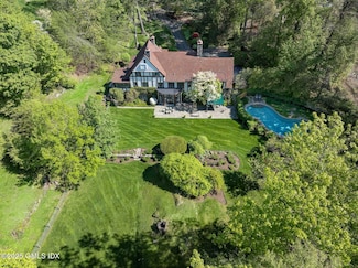 78 Khakum Wood Rd, Greenwich, CT 06831