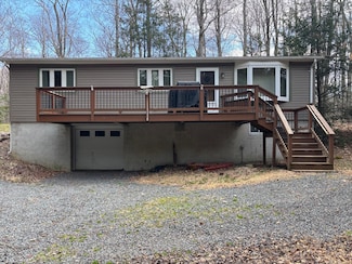 200 Onocop Dr, Pocono Lake, PA 18347