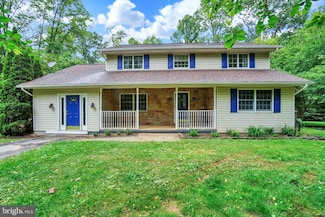 5677 Woods Rd, Stewartstown, PA 17363