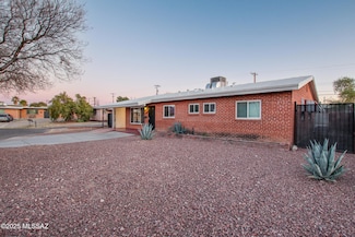 858 E Silver St, Tucson, AZ 85719