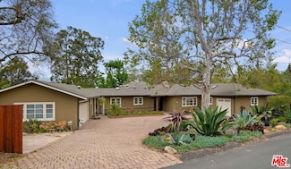 615 Concha Loma Dr, Carpinteria, CA 93013