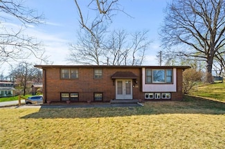 5018 NW Huonker Rd, Kansas City, MO 64151