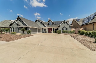 287 W Trenton Ave, Clovis, CA 93619