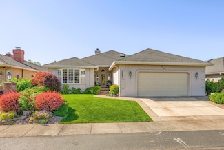 3227 Chandler Egan Dr, Medford, OR 97504