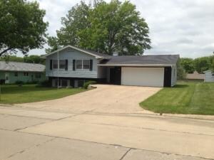 200 Parkview Dr, Tipton, IA 52772
