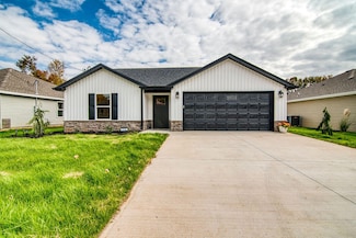 518 S Troy Ave, Springfield, MO 65802