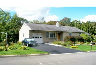 46 Brookside Ave W, Apalachin, NY 13732