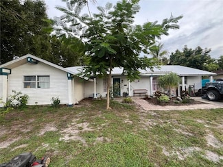 1127 Gifford Ave S, Lehigh Acres, FL 33936