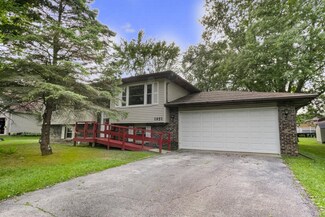 1951 Loganberry Ln, Crown Point, IN 46307