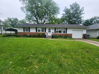825 Johnson St, Carlinville, IL 62626