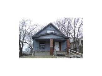 2712 Kensington Ave, Kansas City, MO 64128