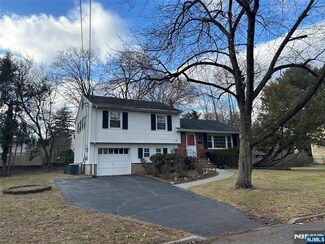 51 Pierce Ave, Cresskill, NJ 07626