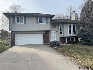 406 Fort St, Papillion, NE 68046