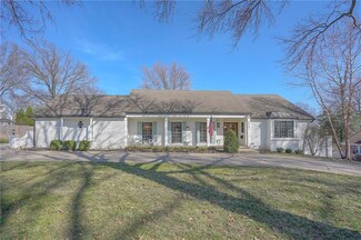 8301 Rosewood Dr, Prairie Village, KS 66207