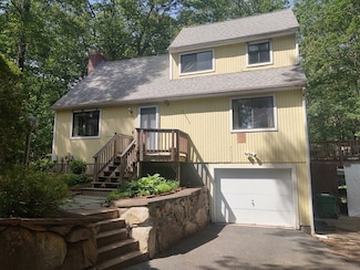 16 Hundred Oaks Ln, Ashland, MA 01721