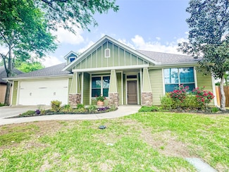 517 N 2nd St, Midlothian, TX 76065