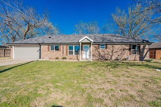 6703 Stonewall St, Greenville, TX 75402