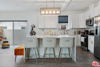 9109 N Nilo Ln, Panorama City, CA 91402