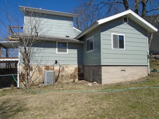 226 Cedar St, Forsyth, MO 65653