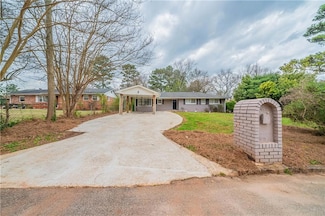 3680 Brookcrest Cir, Decatur, GA 30032