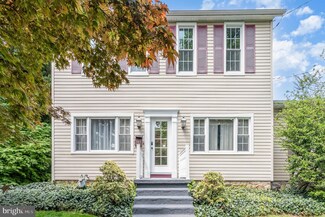 385 W Market St, Hallam, PA 17406