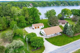 1200 Iroquois Trail, Hastings, MI 49058