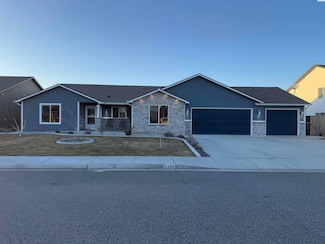 5308 Jackson Ln, Pasco, WA 99301