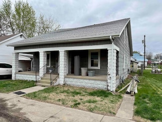 208 E Maple St, Washington, IN 47501