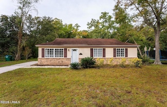 1717 Drayton Dr, Port Royal, SC 29935