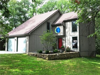 633 Lake of the Forest, Kansas City, KS 66111