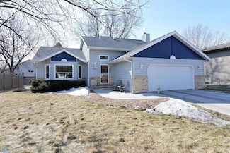 2802 24th Ave S, Fargo, ND 58103