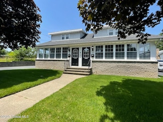 8 Locust Park, Albany, NY 12205