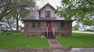 208 N 4th St, Steamboat Rock, IA 50672