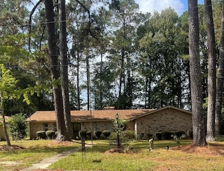 3844 Millsaps Dr, Laurel, MS 39440