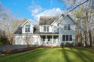 34 Kinloch Dr, Stratham, NH 03885