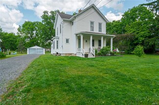 675 School St, Skaneateles, NY 13152