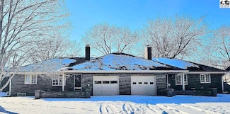2701 Nottingham Dr, Hutchinson, KS 67502
