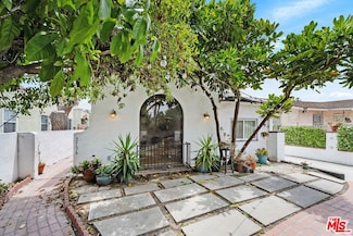 2736 S Cloverdale Ave, Los Angeles, CA 90016