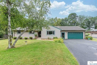 237 W Skyline Ct, Mankato, MN 56001